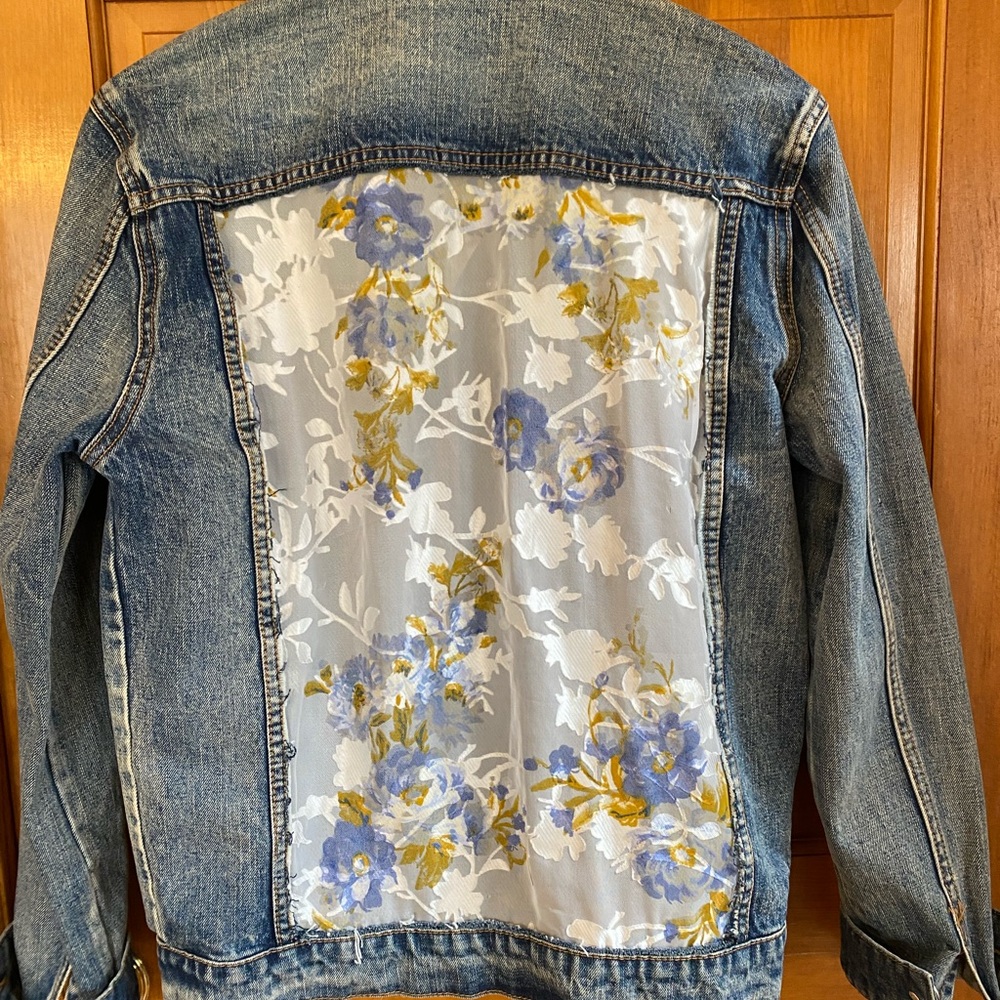 Refuge Women's Denim Jacket  Classic Trucker Style